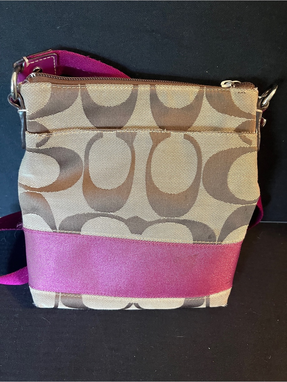 Coach Crossbody Bag with Brown Signature Canvas and Magenta Trim - Picture 4 of 6